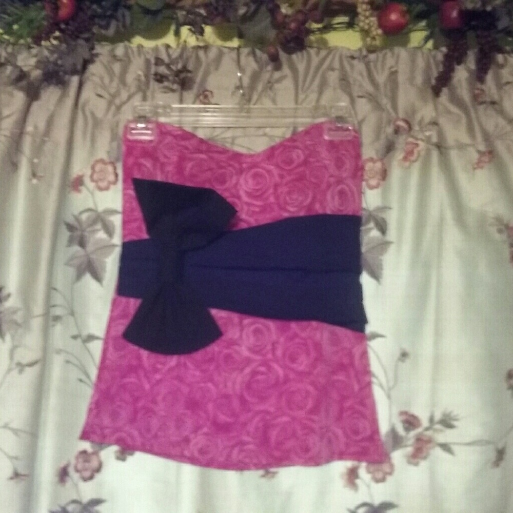 Style Biz Strapless Top